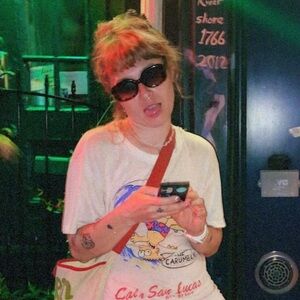 Meet your Posher, Lee